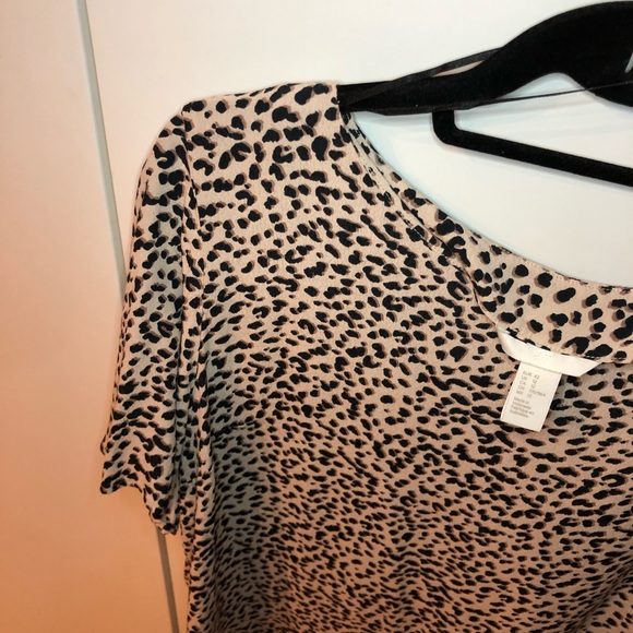 H&M Trumpet Sleeve Leopard Print Top - Picture 5 of 8